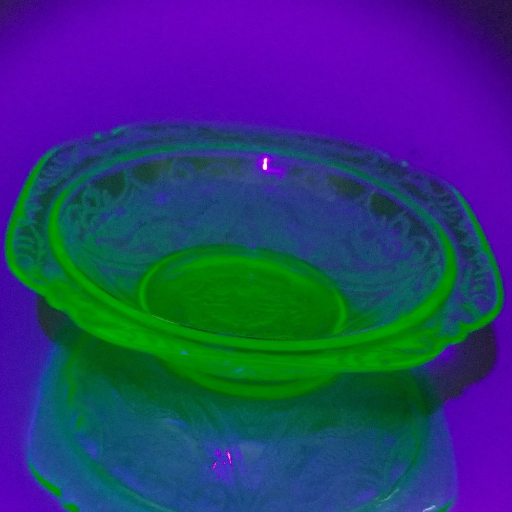 Glowing Fruit/Dessert Bowl Madrid Green Depression Glass by Federal Glass 1932